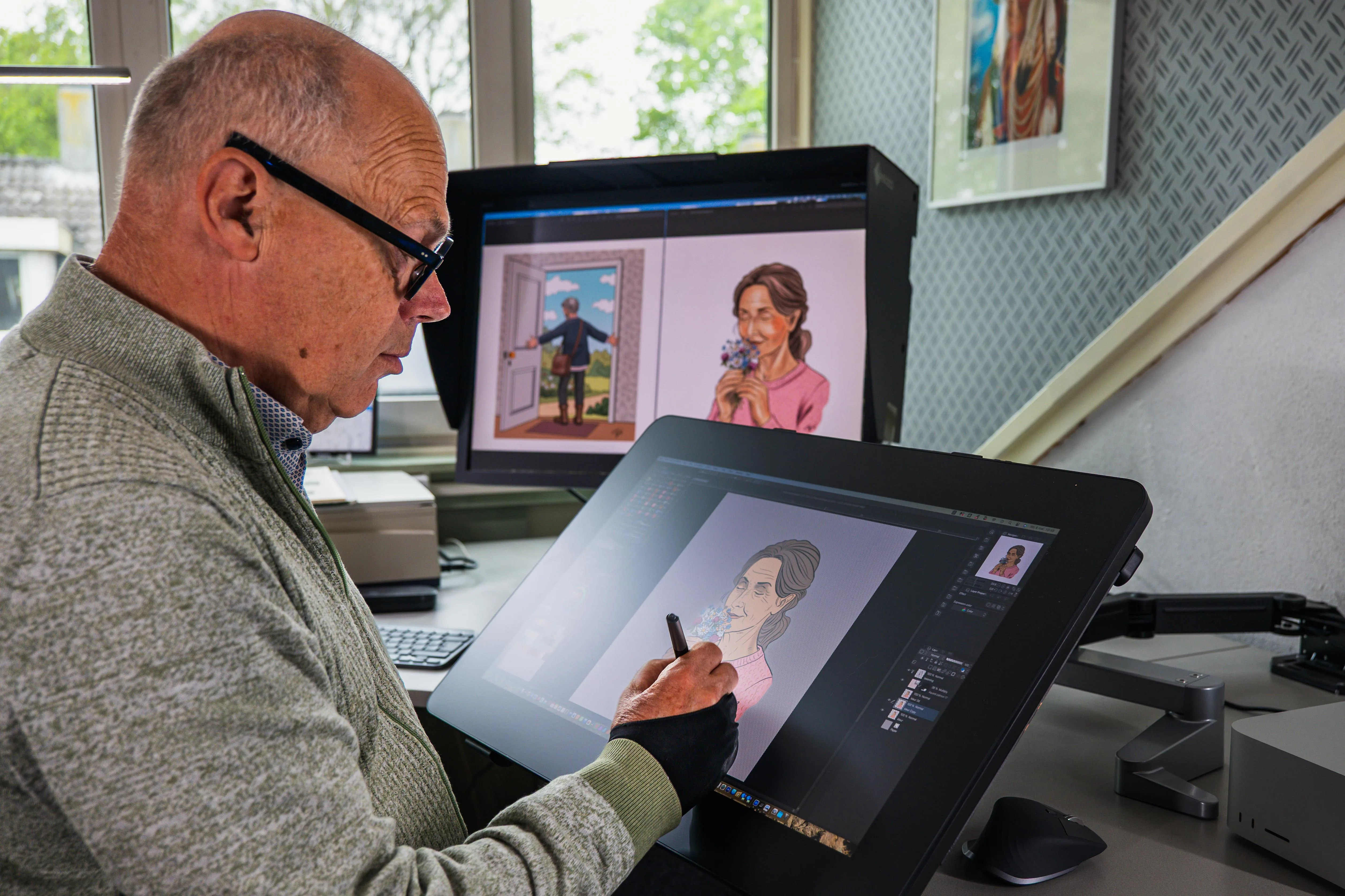 Ben tekent een karikatuur op zijn tekentablet